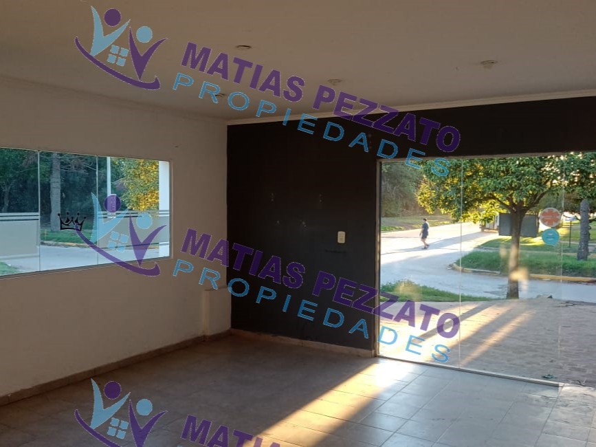 Local en calle 18 y 212
