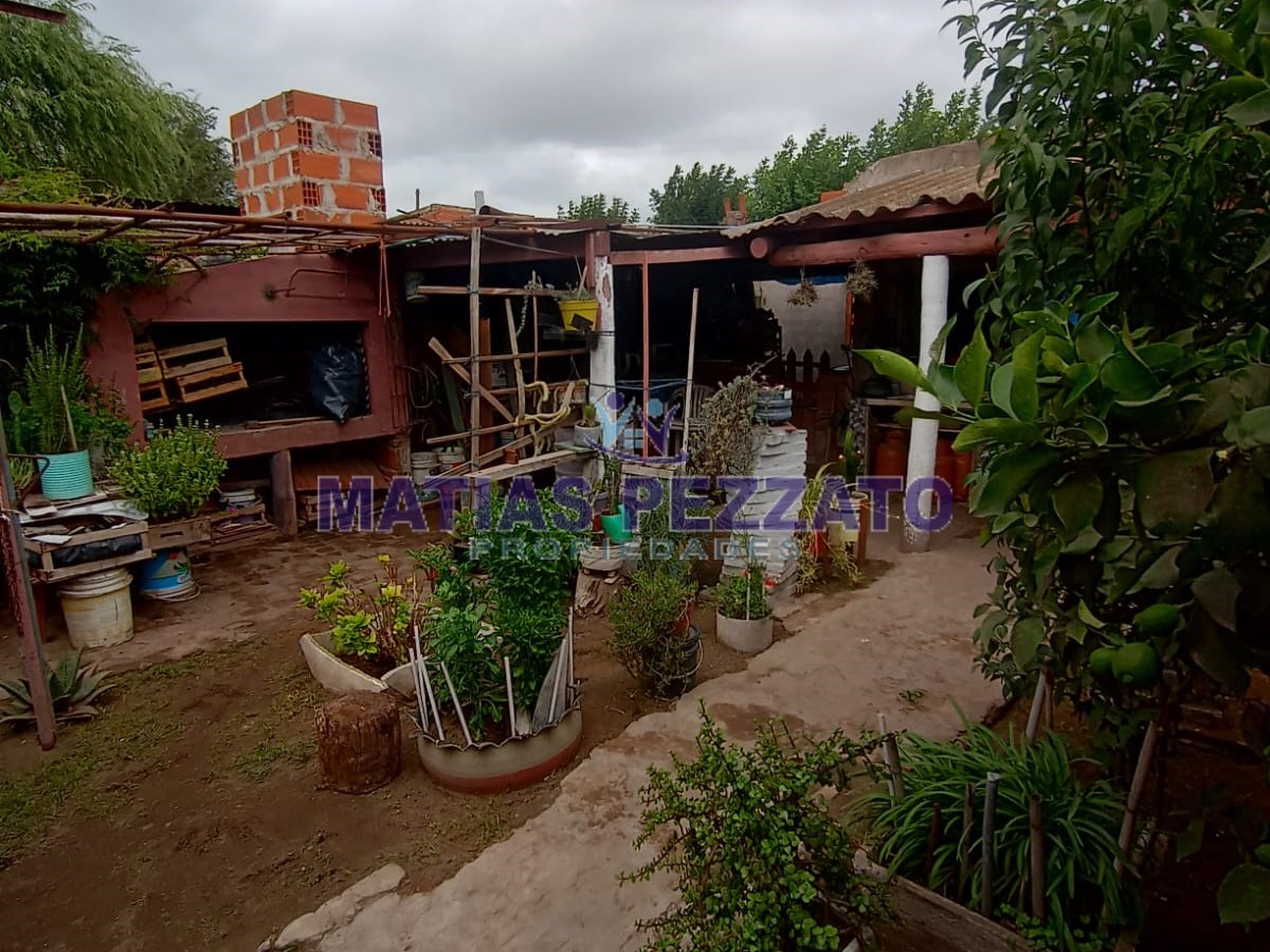 Doble casa en 41 e/ 5 y 614