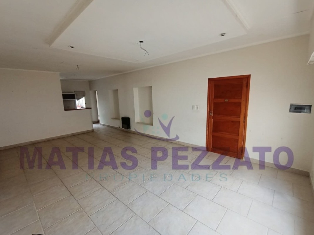 Casa en calle 8 e/24 y 254