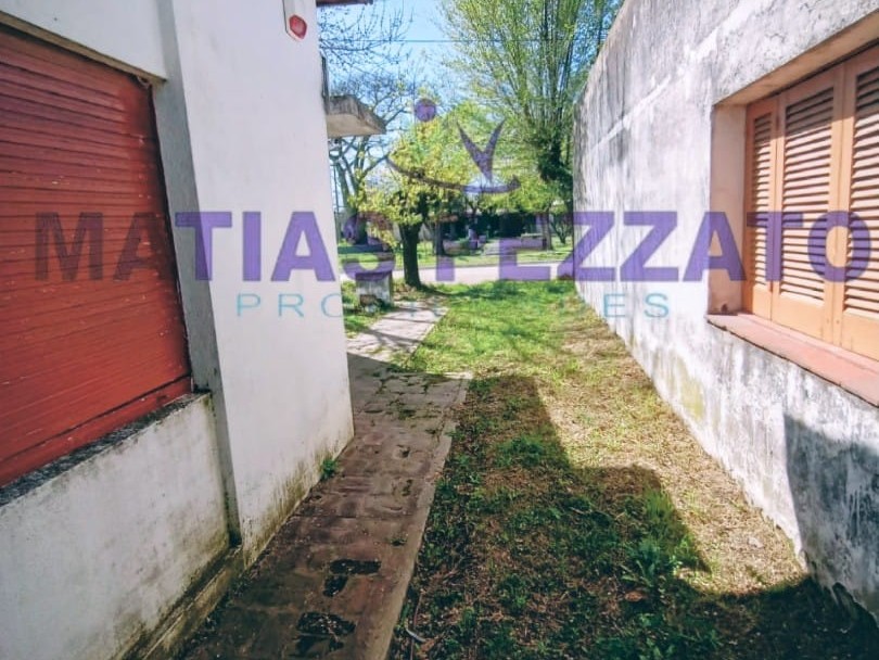 Casa en calle 12 esq.192